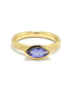 Ring Tansanit blauviolett 18 Karat Gelbgold Unikat handgearbeitet Schneider Schmuckdesign online kaufen