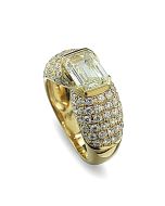 Solitärring mit einem Diamant und Brillanten in Gelbgold