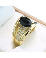 Ring mit Saphir 
