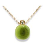 Anhänger an Kette italienischer Schmuck grüner Edelstein Rotgold